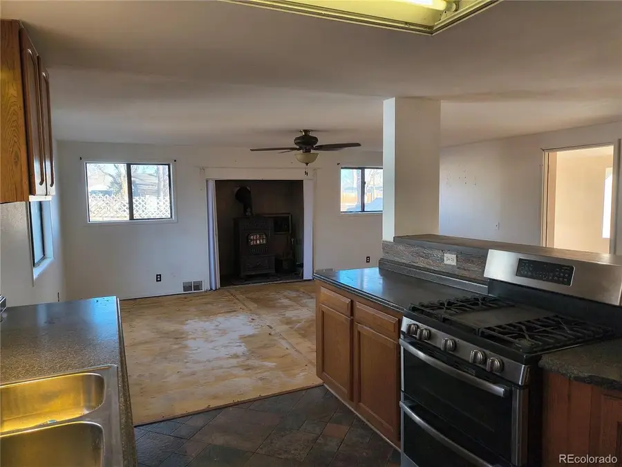 418 Willow Dr, Lochbuie, CO 80603 - Image #3