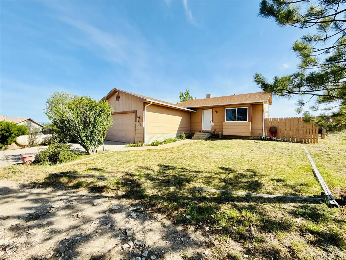 910 S Elgin Ct, Pueblo, CO 81007 - #1