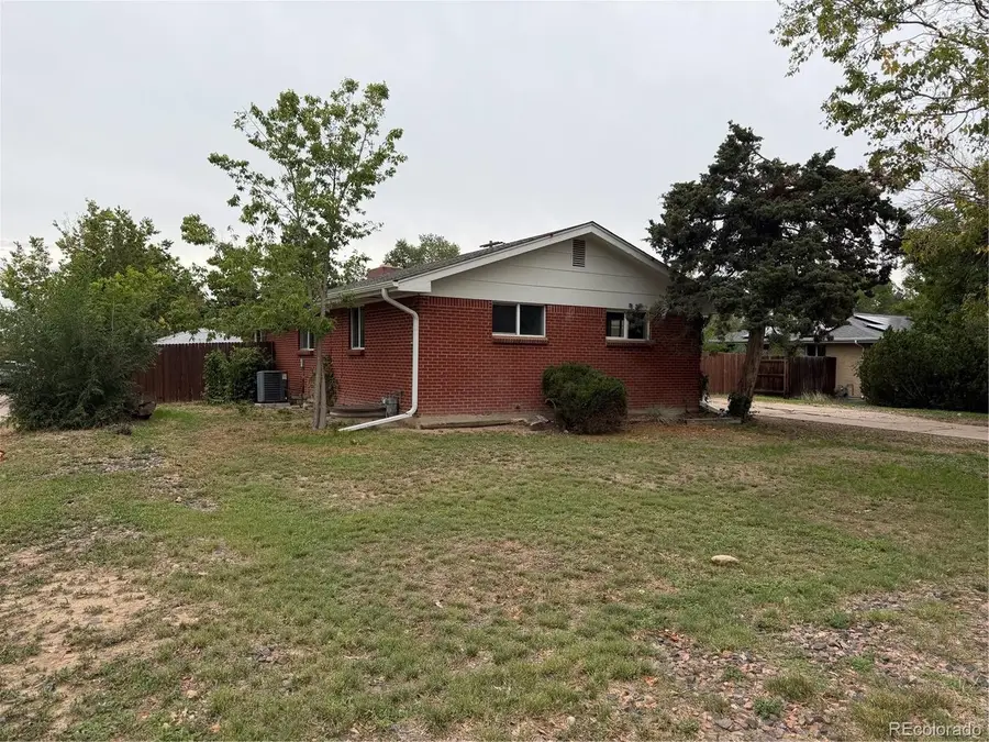 281 Lansing St, Aurora, CO 80010 - #2