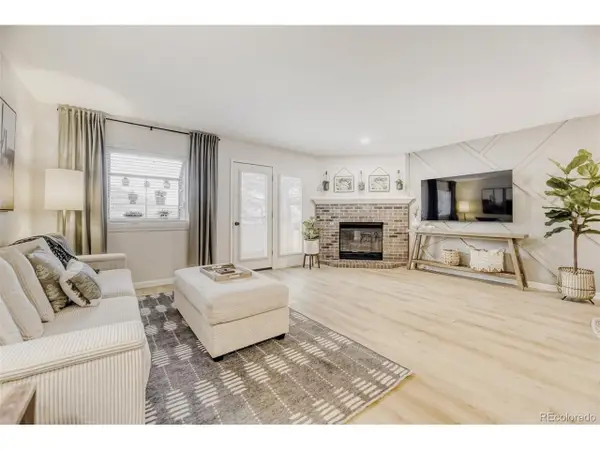 697 Canyon Dr, Castle Rock, CO 80104