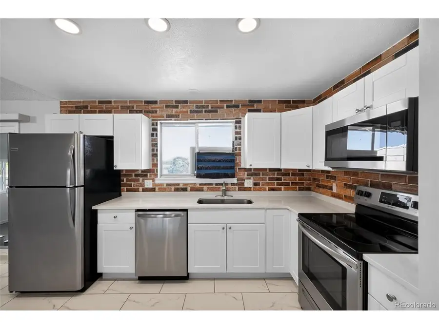 1902 S Truckee St, Aurora, CO 80013 - #2