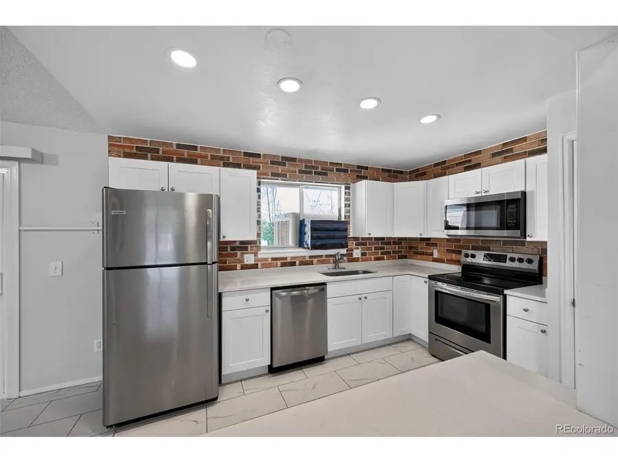 1902 S Truckee St, Aurora, CO 80013 - #3