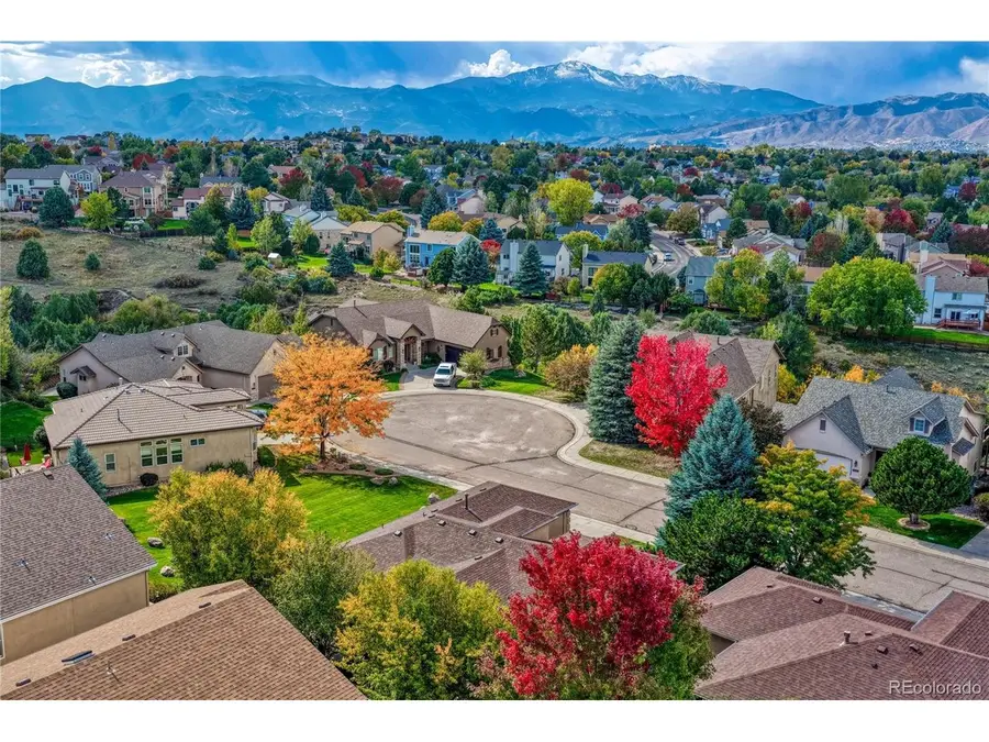 5743 Creekwood Ct, Colorado Springs, CO 80918 - #3