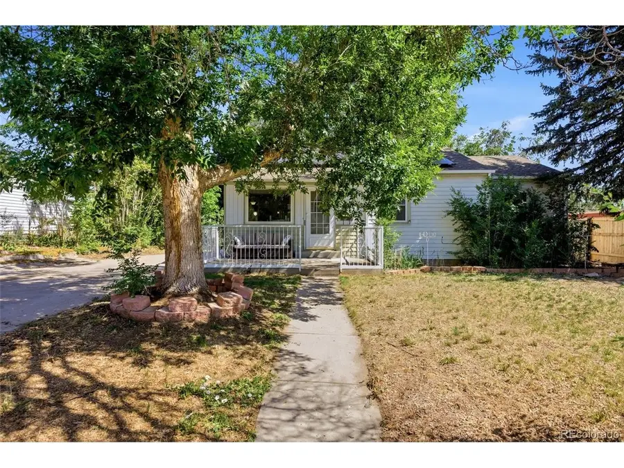 2061 Carrol Ct, Thornton, CO 80229 - #2