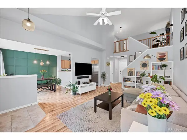 893 S Evanston Cir, Aurora, CO 80012