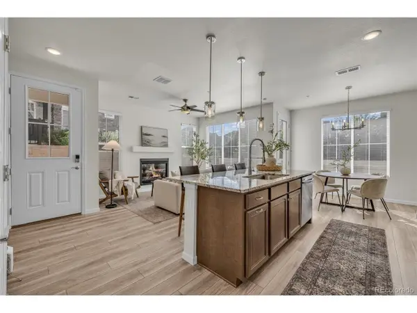 5745 S Buchanan Ct #B, Aurora, CO 80016