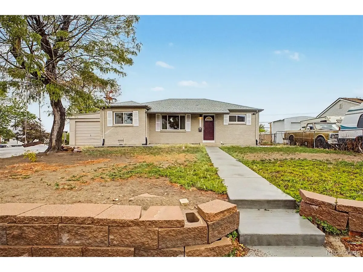 2301 E 93rd Pl, Thornton, CO 80229 - #1