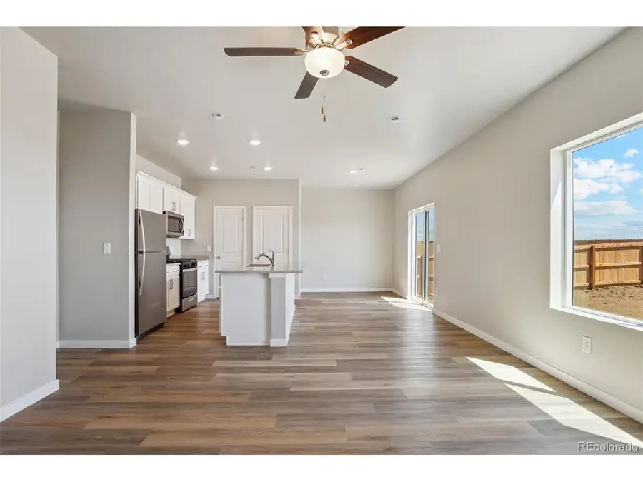 48160 Shetland Dr, Bennett, CO 80102 - #2