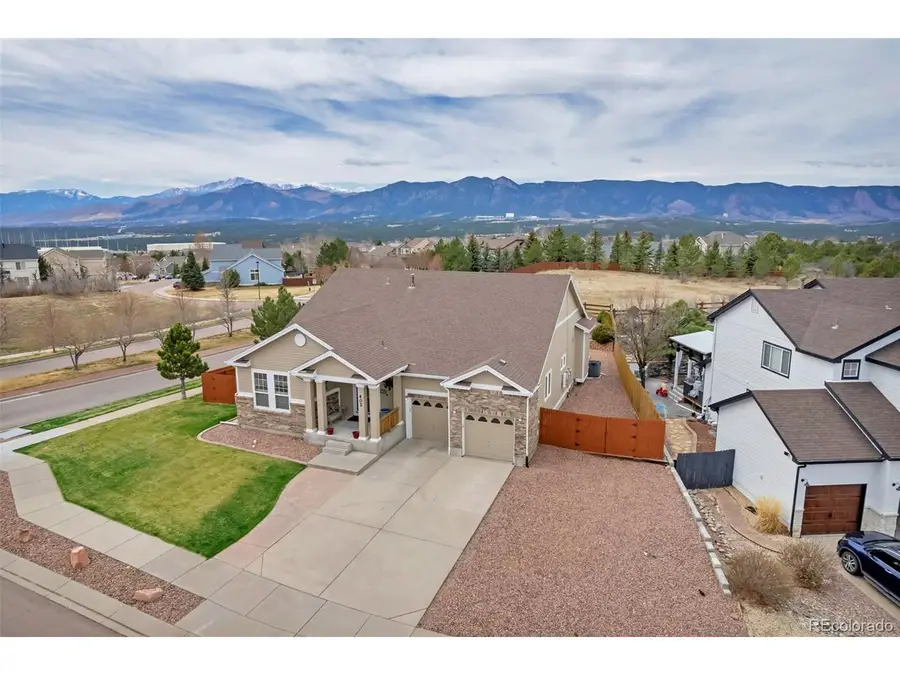 402 Coyote Willow Dr, Colorado Springs, CO 80921 - #3