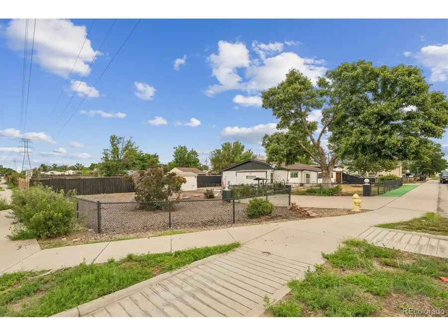 6921 Quebec St, Commerce City, CO 80022 - #2