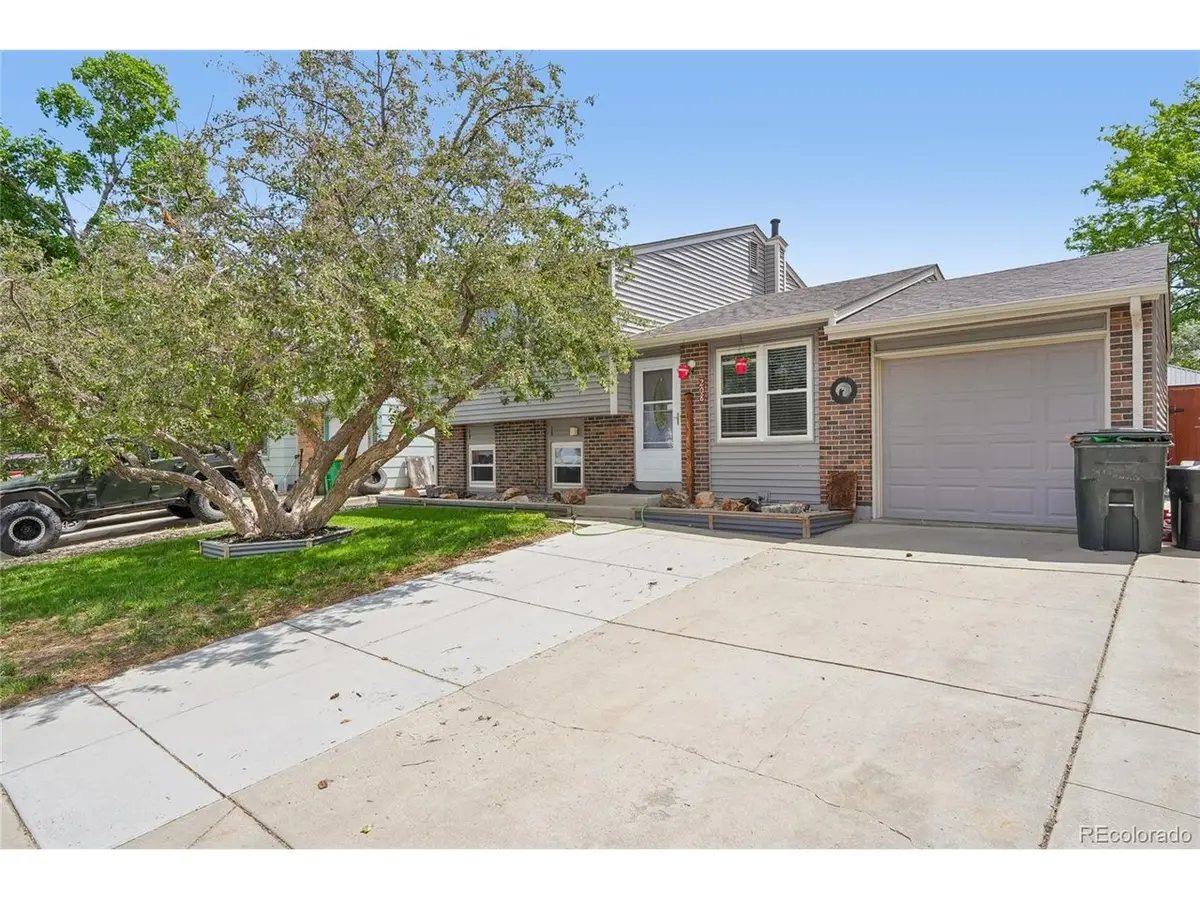 208 Madison Dr, Bennett, CO 80102 - #1