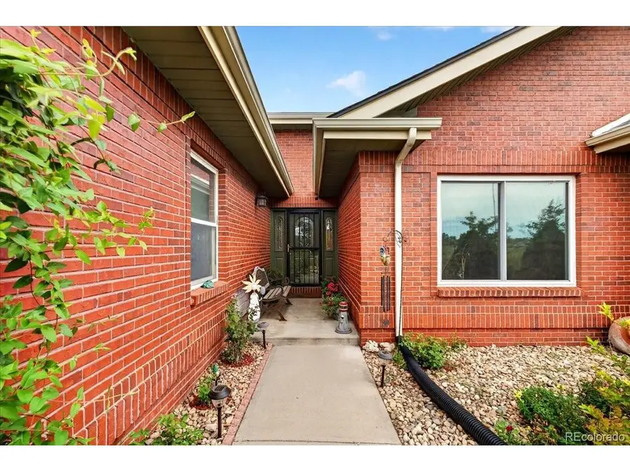55739 E Apache Pl, Strasburg, CO 80136 - #2