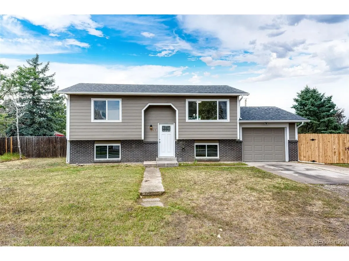 841 S Elbert St, Elizabeth, CO 80107 - #1