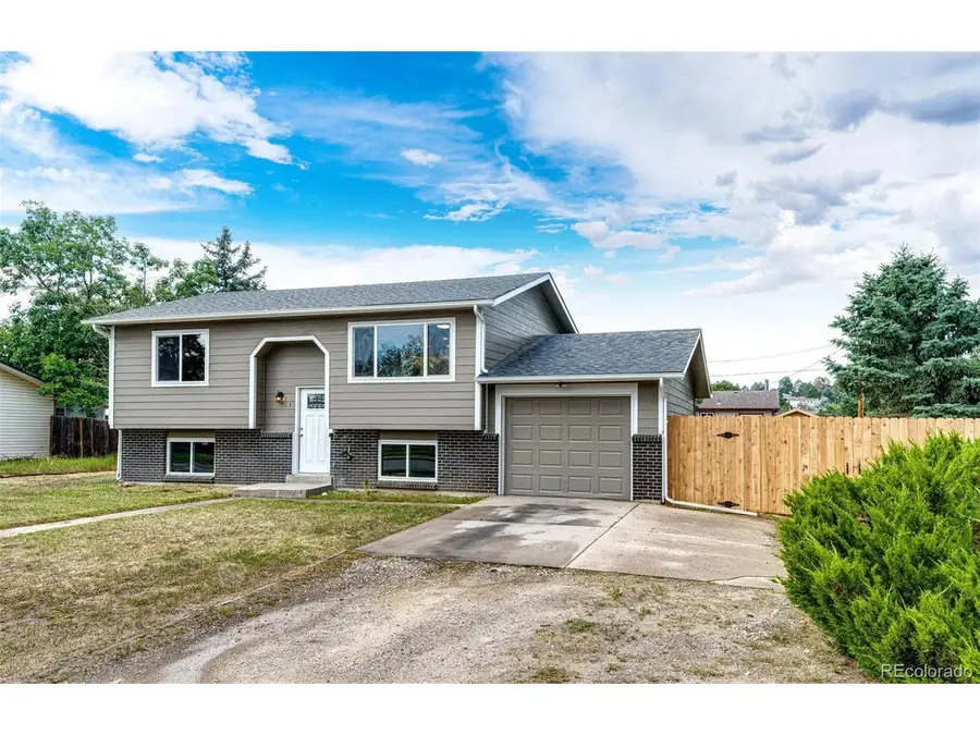 841 S Elbert St, Elizabeth, CO 80107 - #3