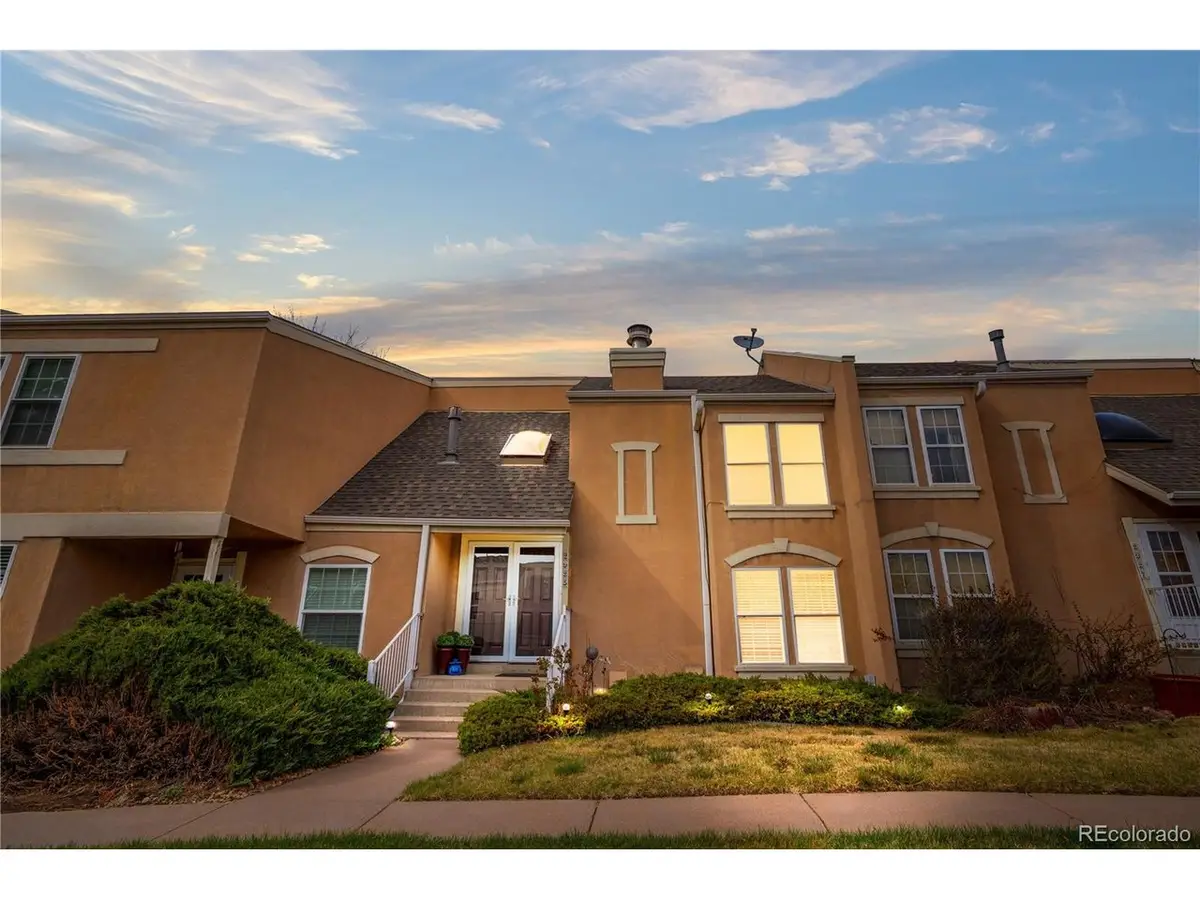 2925 S Vaughn Way, Aurora, CO 80014 - #1
