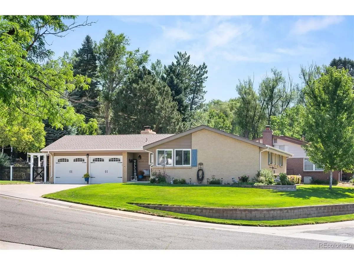 7024 Owens St, Arvada, CO 80004 - #1