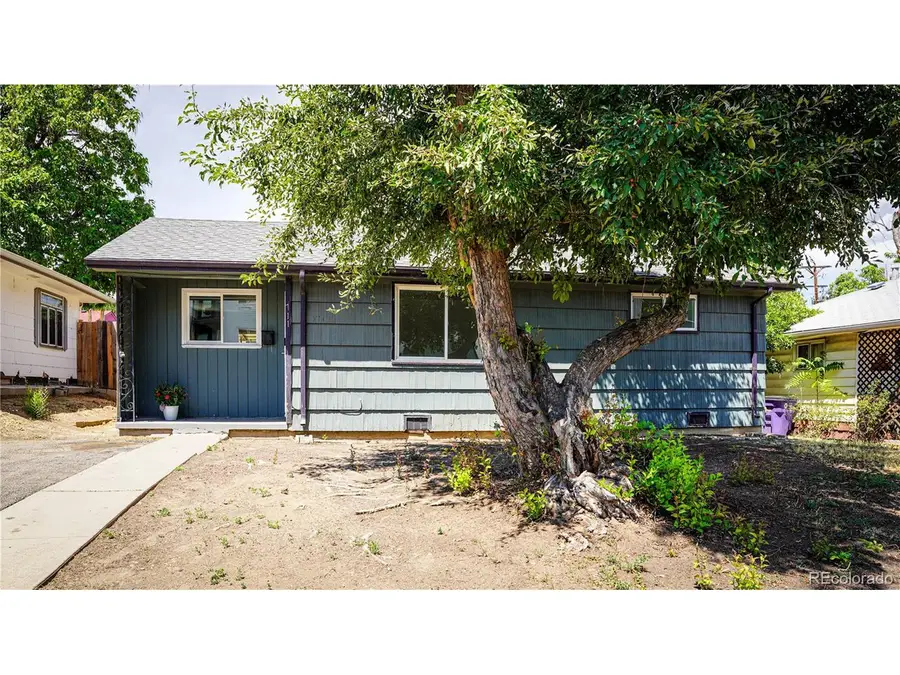 711 S Lipan St, Denver, CO 80223 - #2