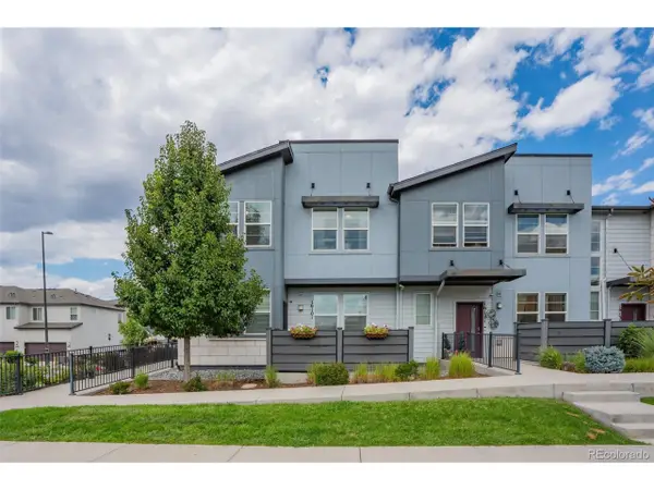 16101 Bolling Dr, Denver, CO 80239