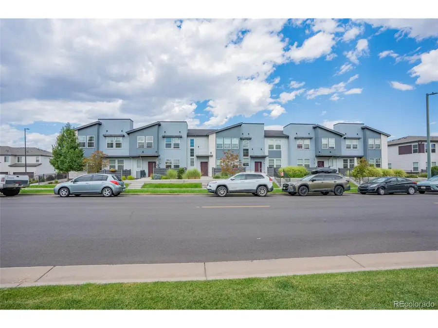 16101 Bolling Dr, Denver, CO 80239 - Image #2