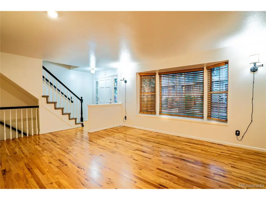 7562 S Cove Cir, Centennial, CO 80122 - Image #2