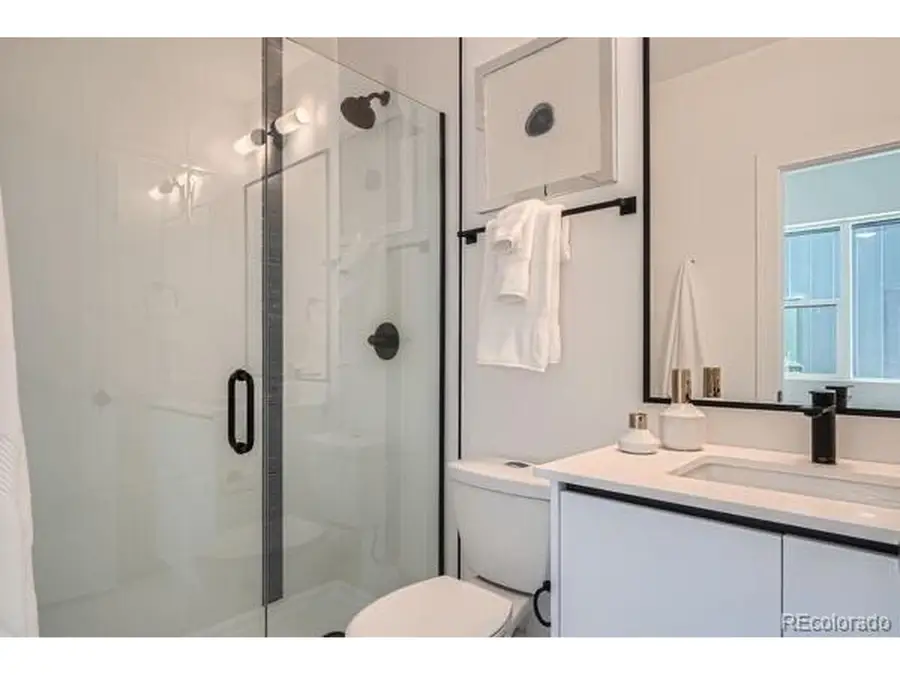 2124 Applewood Dr, Lakewood, CO 80215 - Image #2