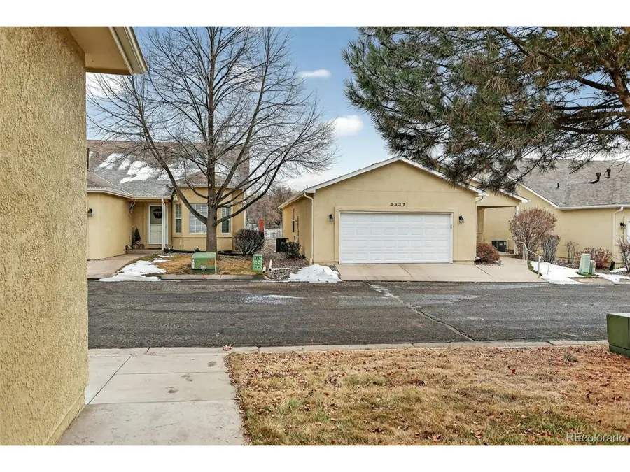 3361 Chestnut Glen Ln, Colorado Springs, CO 80918 - Image #2