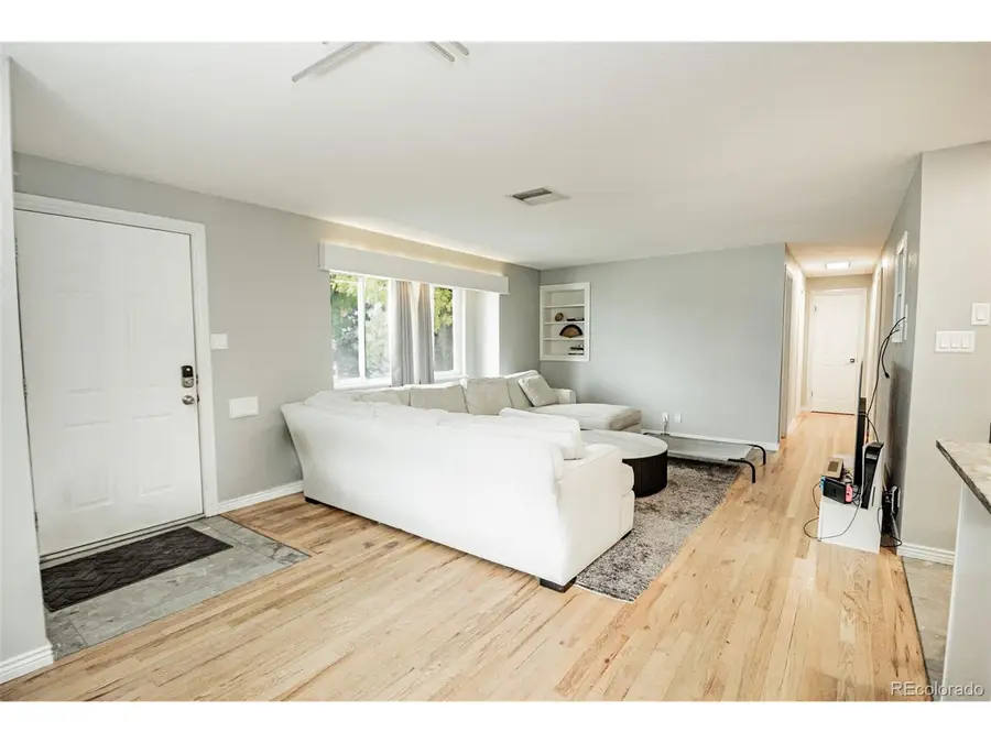 2569 E Cresthill Ave, Centennial, CO 80121 - Image #3