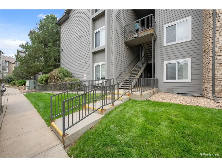 2575 S Syracuse Way #H201, Four Square Mile, CO 80231 - Image #2