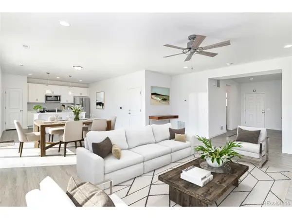 126 S Vandriver Way, Aurora, CO 80018