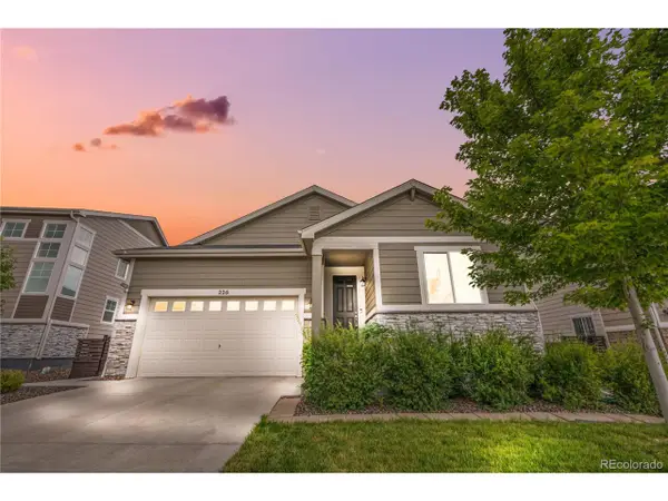 226 S Shady Grove Ct, Aurora, CO 80018