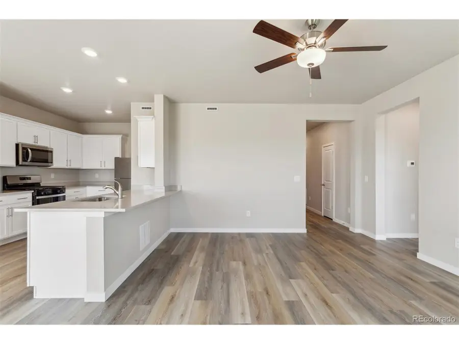 48215 Shetland Dr, Bennett, CO 80102 - Image #2