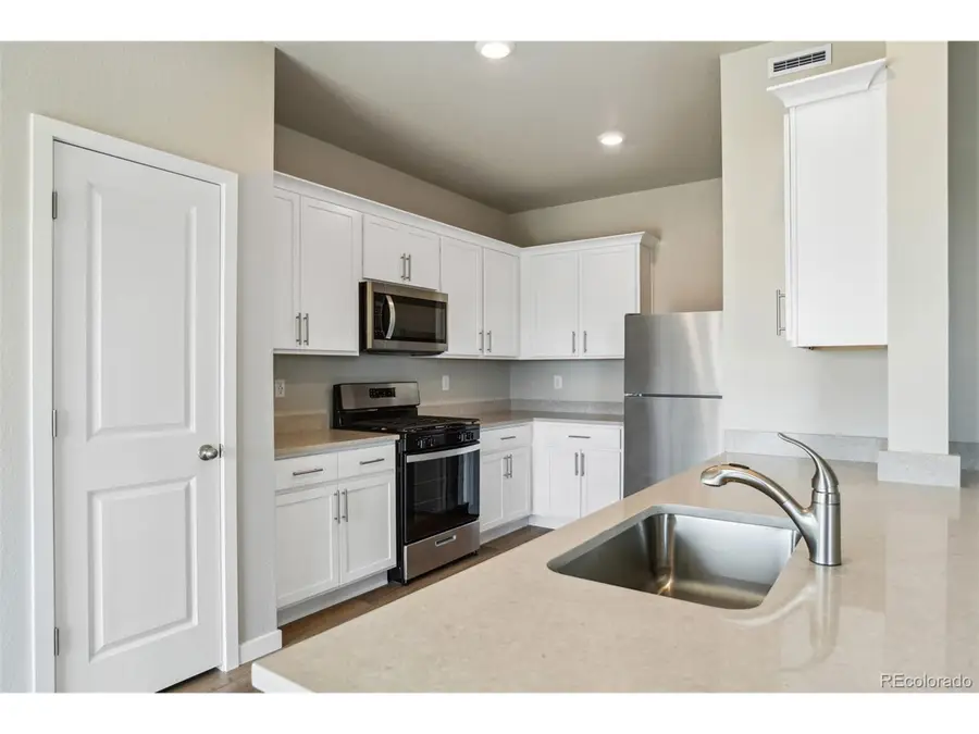 48215 Shetland Dr, Bennett, CO 80102 - Image #3