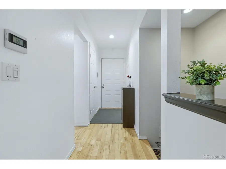 4229 S Mobile Cir #B, Aurora, CO 80013 - Image #2