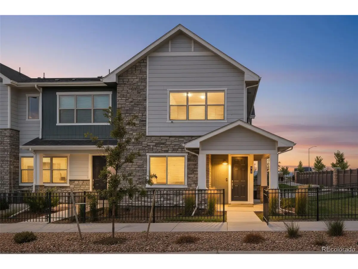 95 N Vandriver Pl, Aurora, CO 80018 - Image #1