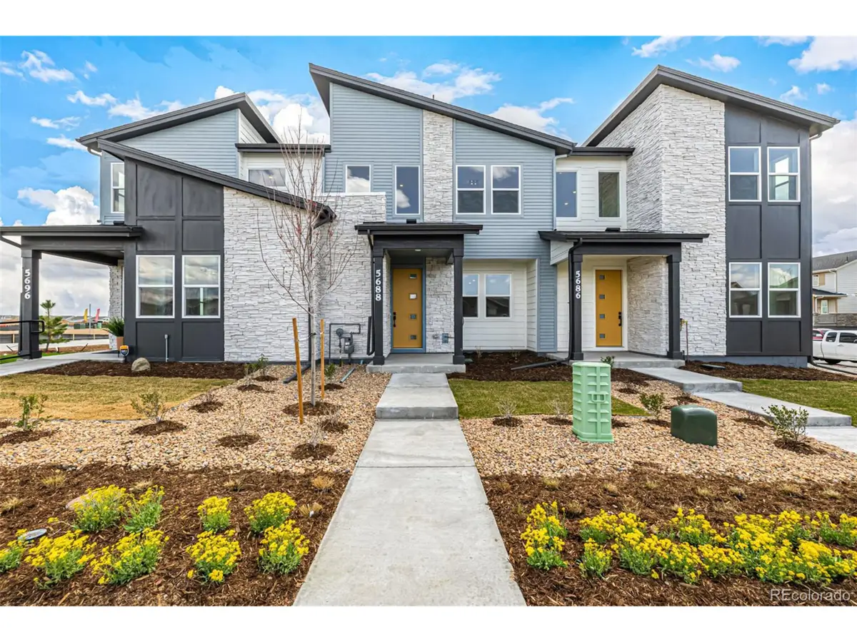 5688 N Killarney Ct, Aurora, CO 80019 - Image #1