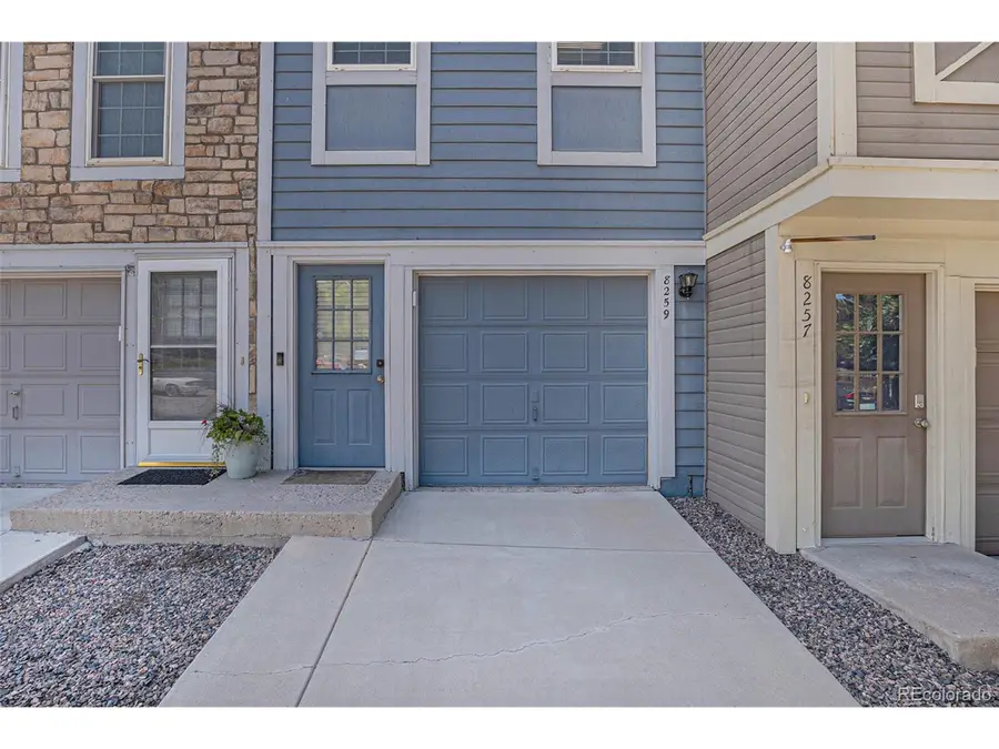 8259 S Fillmore Cir, Centennial, CO 80122 - Image #3