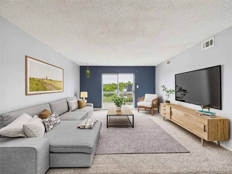 190 E Highline Cir #302, Centennial, CO 80122 - Image #2