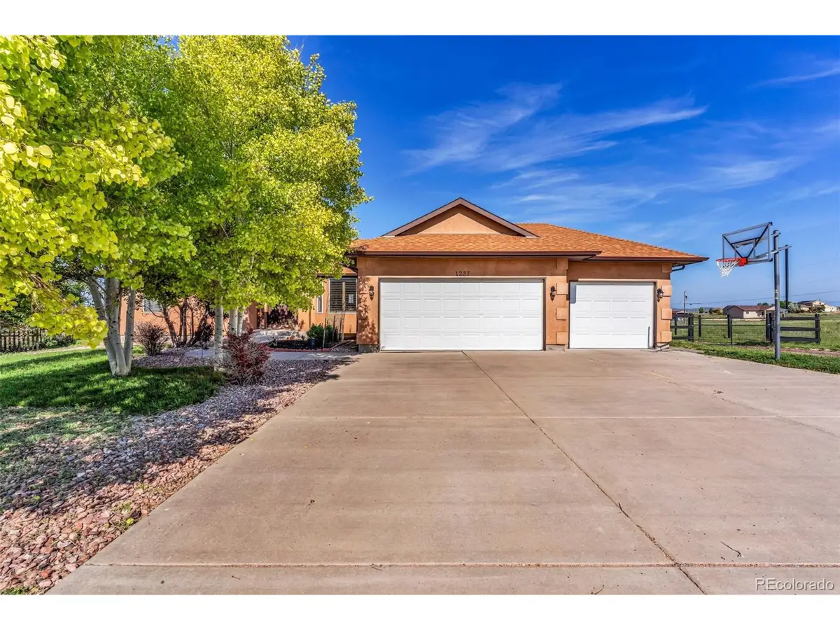 1237 N Stratton Dr, Pueblo West, CO 81007 - Image #1