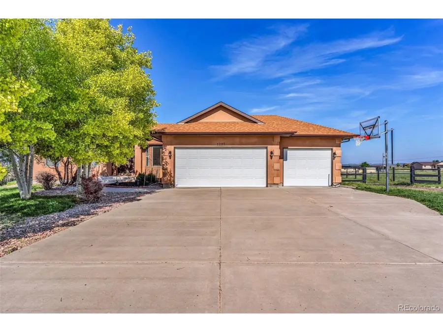 1237 N Stratton Dr, Pueblo West, CO 81007 - Image #2