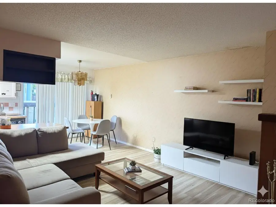 352 Mount View Ln, Colorado Springs, CO 80907 - Image #3