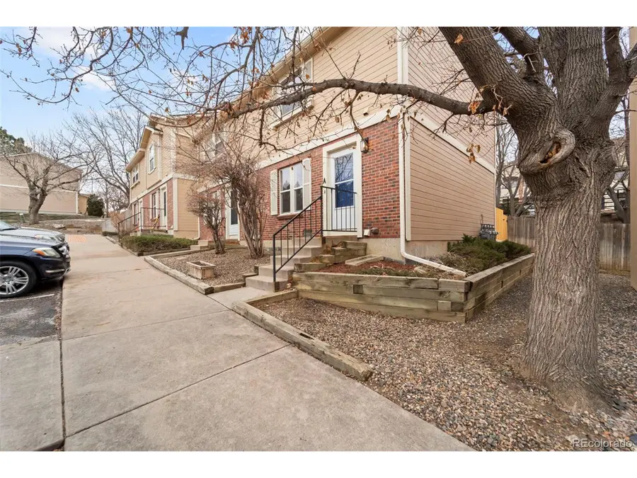 1545 S Ouray Cir #A, Aurora, CO 80017 - Image #2