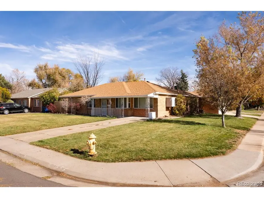 702 Scranton Ct, Aurora, CO 80011 - Image #3