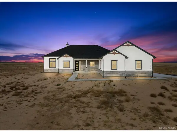 62101 E 32nd Ct, Strasburg, CO 80136