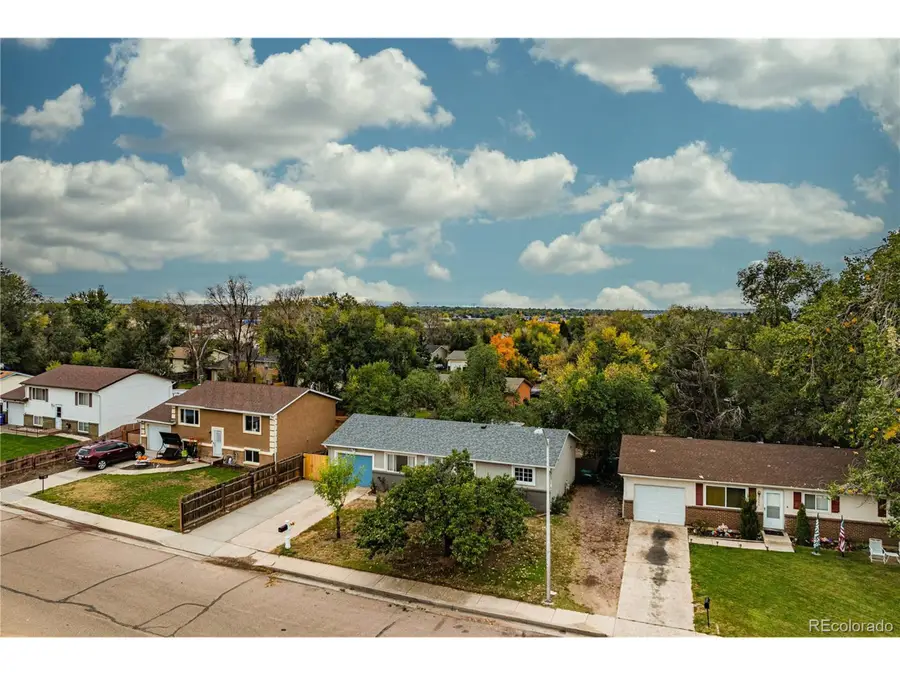 3605 Bridgewood Ln, Colorado Springs, CO 80910 - Image #2