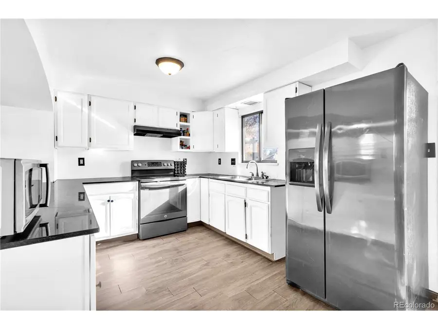 631 Buchanan Ln, Longmont, CO 80504 - Image #2