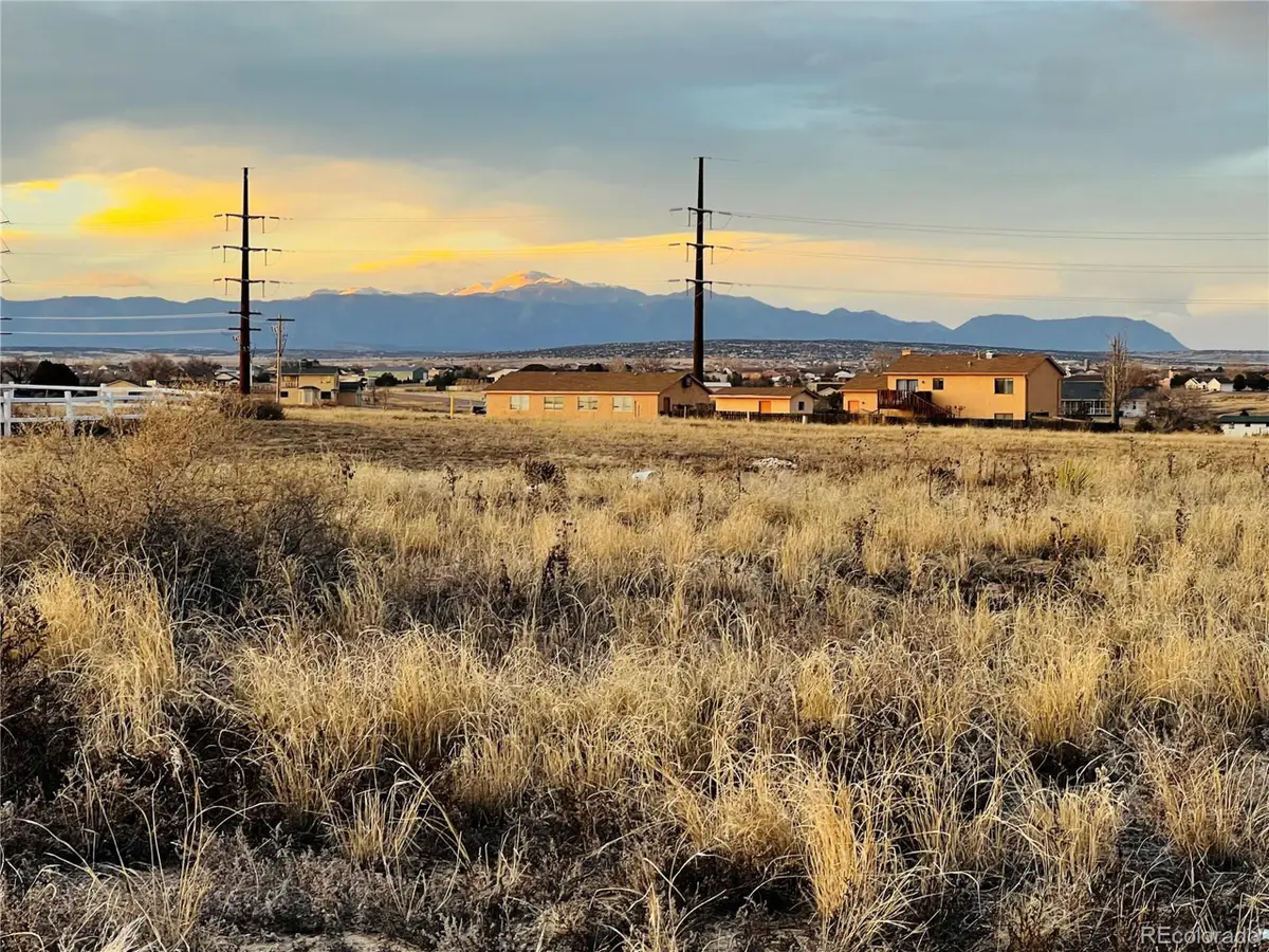 260 N Ivanhoe Ct, Pueblo, CO 81007 - Image #1