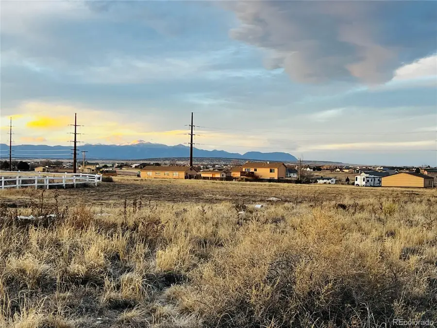 260 N Ivanhoe Ct, Pueblo, CO 81007 - Image #2