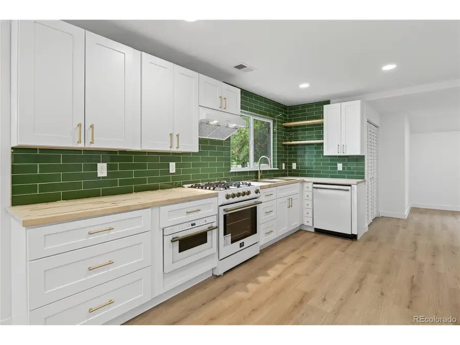 3070 Cherry St, Denver, CO 80207 - Image #2