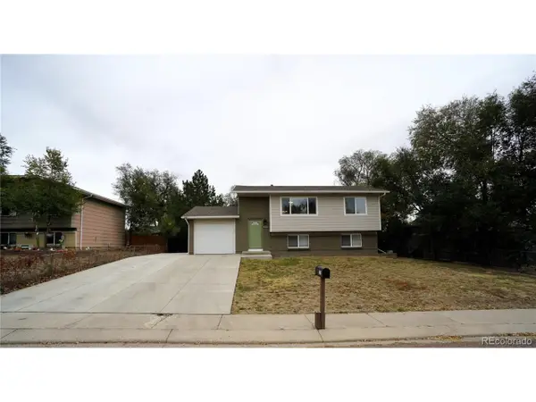 1375 Luna Dr, Fountain, CO 80817