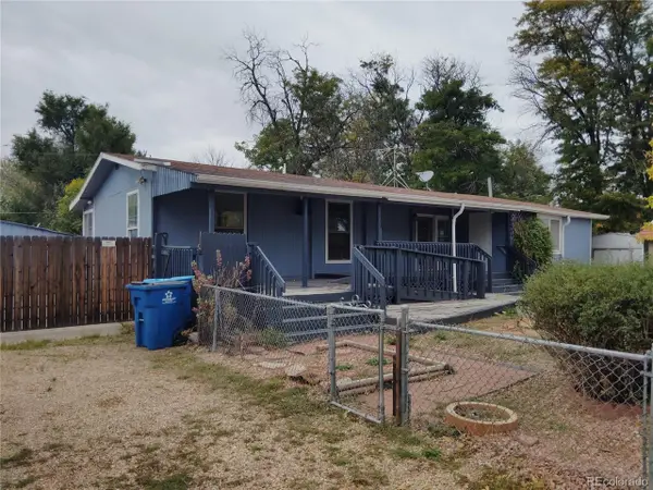 418 Willow Dr, Lochbuie, CO 80603